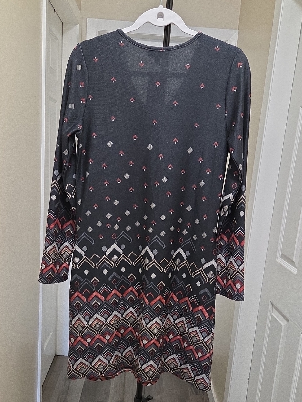 NWT Papillon Blanc Black Geometric Print Knit Dress | V-Neck Long Sleeve Swing - Picture 7 of 8